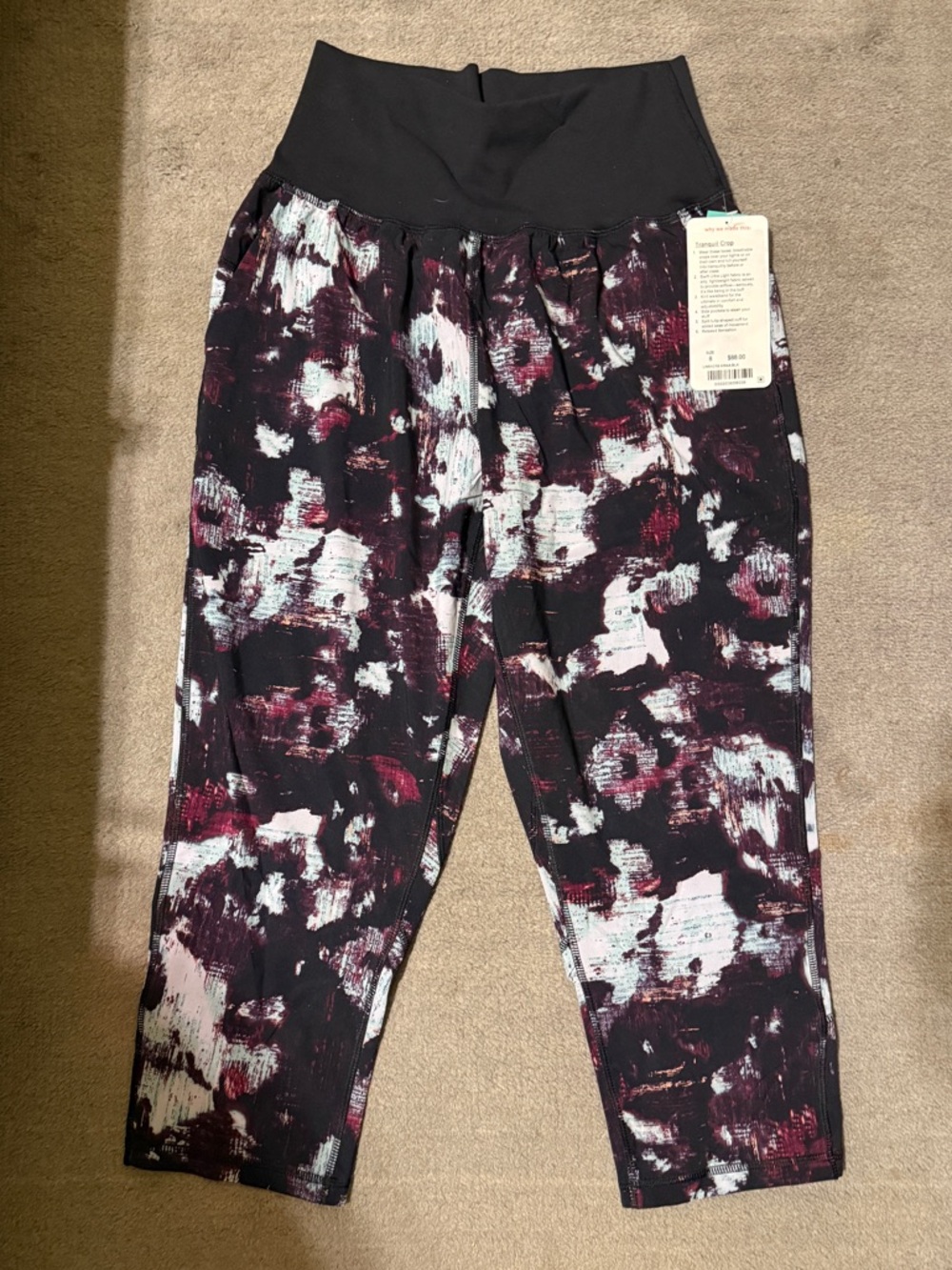 Lululemon tranquil crop capri pants size 8 black burgundy abstract print joggers